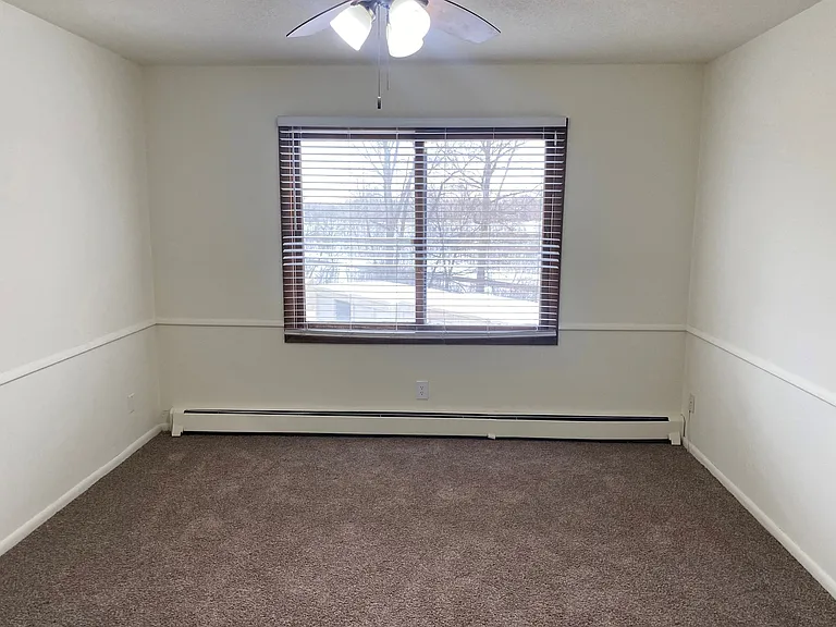 Apache Manor Apartments — Photo 42