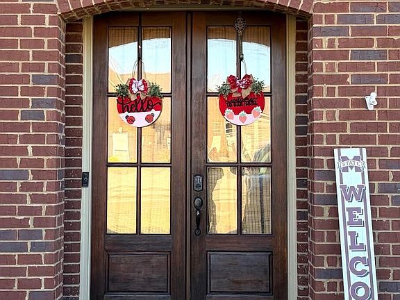 2nd image of 5540 Pinetree Loop