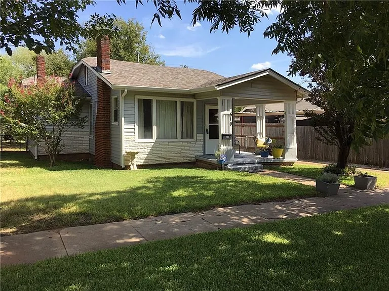 619 Poplar St — Photo 1