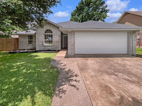 122 Driftwood Ln, Waxahachie, TX 75165