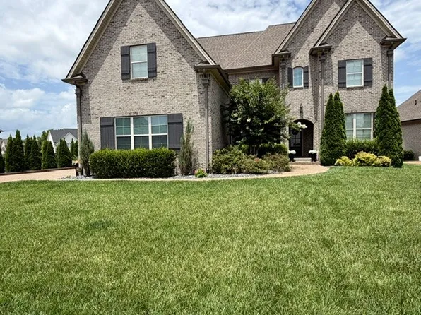 6028 Trout Ln, Spring Hill, TN 37174