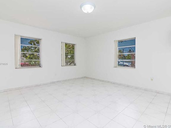 5th image of 7235 SW 39th St