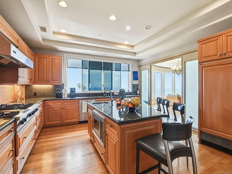 1011 Avenida Amantea — Photo 34