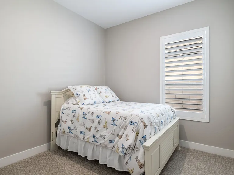 1725 E Questa Dr — Photo 40