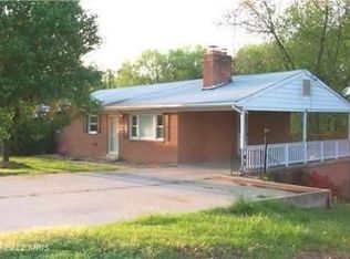 1508 Featherstone Rd, Woodbridge, VA 22191