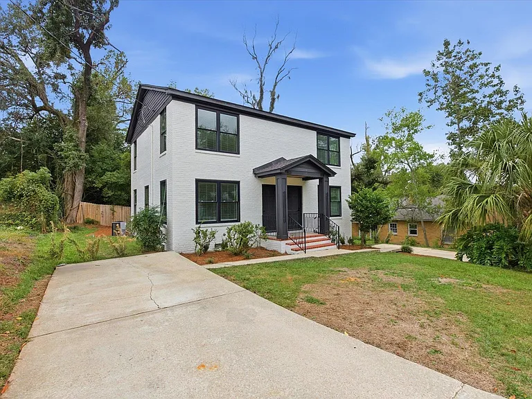 421 E Jennings St — Photo 5