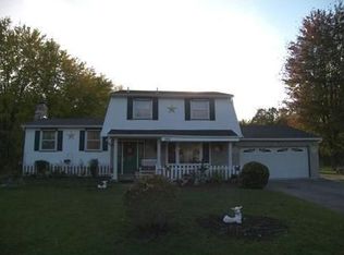 105 Mercury Dr, Gates, NY 14624