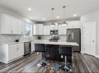 5636 162nd St W, Lakeville, MN 55044