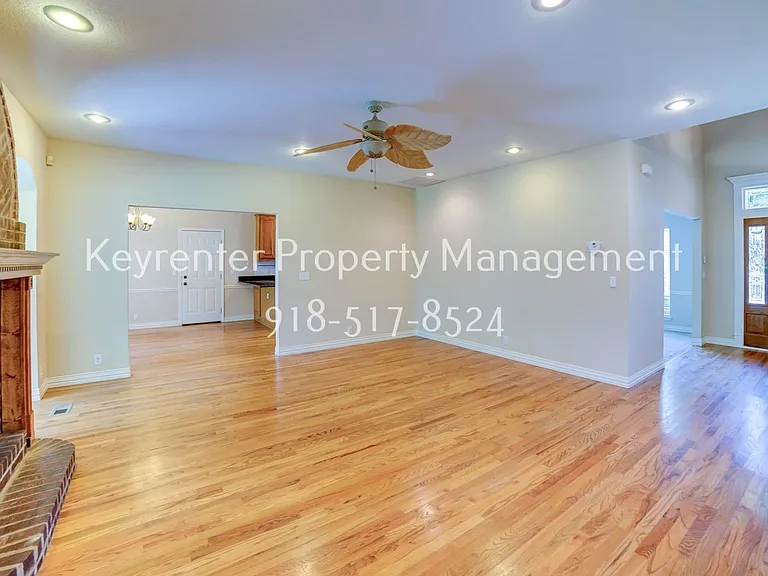 10119 S College Pl — Photo 22
