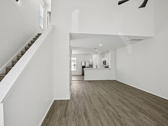 5th image of 1705 Stuart St