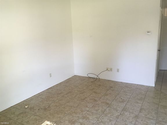 2nd image of 2512 Cypress Dr
