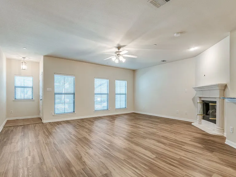 8929 Soldiers Home Ln — Photo 3