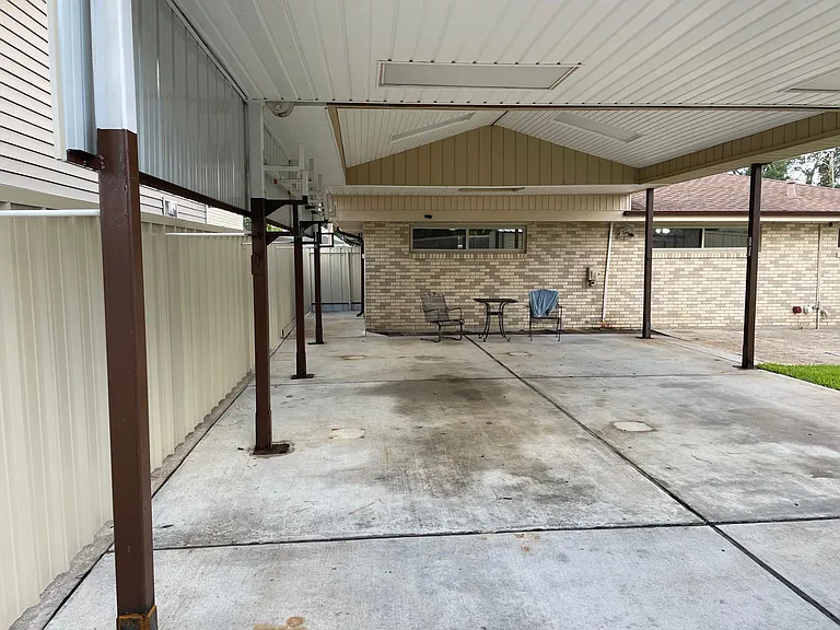 2204 Indiana Ave — Photo 8