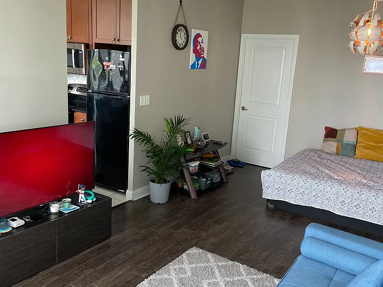 70 Absolute Ave E #703 — Photo 14