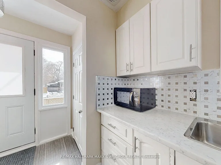 207 Septonne Ave #MAIN — Photo 11