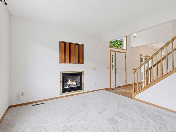 5th image of 644 Woodduck Dr APT A