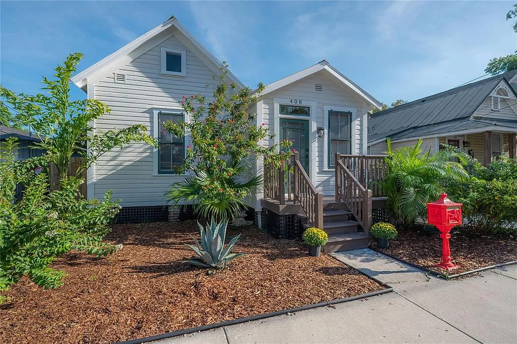 2 bed, 2.0 bath, 1004 sqft, $3,100 — Photo 1