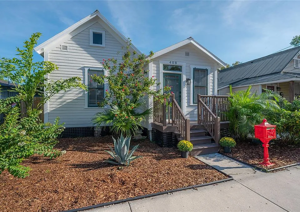 408 E Amelia Ave