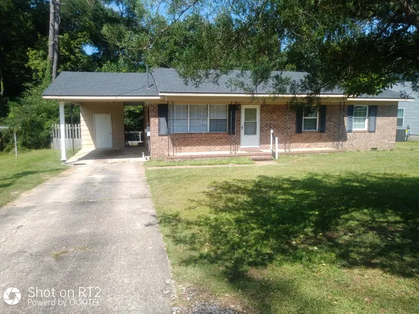 7315 Hyannis Dr, Fayetteville, NC 28304