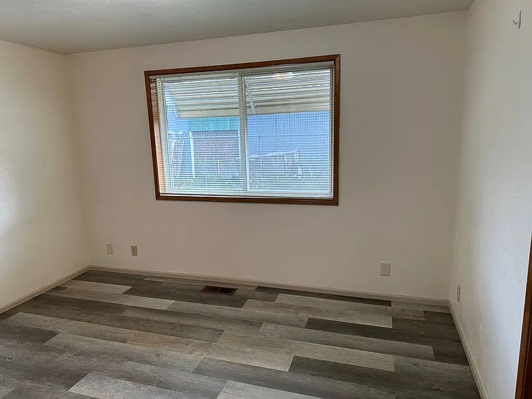 403 S 37th Pl — Photo 26