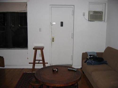 2nd image of 114 Park Pl