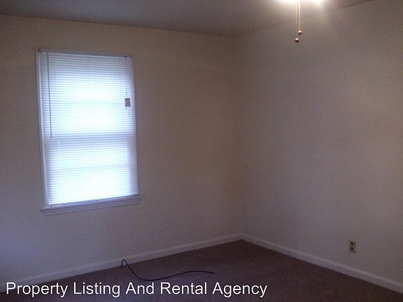 5th image of 1003 Barton St