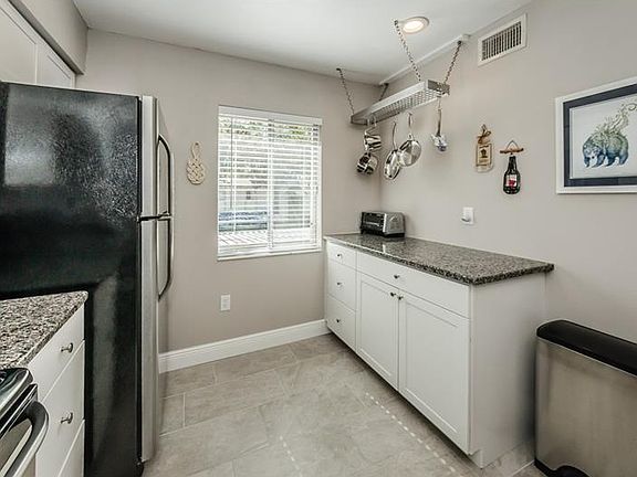 4th image of 214 Palmetto Ct