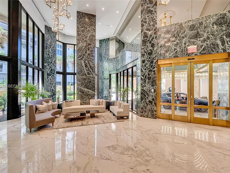 10175 Collins Ave #102 — Photo 31