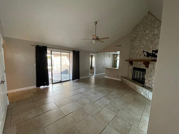 3rd image of 1683 Bing Crosby Dr