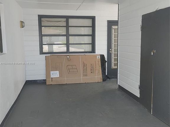 4th image of 2431 NE 10th Ter #1