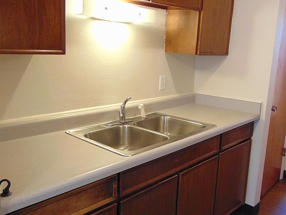 2nd image of 2329 Jefferson St APT 12