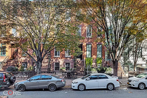 Rented by CORE | media 13