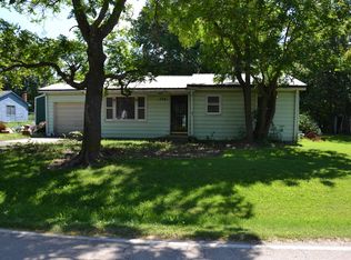 734 S 9th St, Osage City, KS 66523