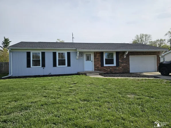 3665 Sussex Dr, Lambertville, MI 48144