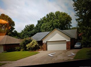 908 S Poplar Ave, Broken Arrow, OK 74012