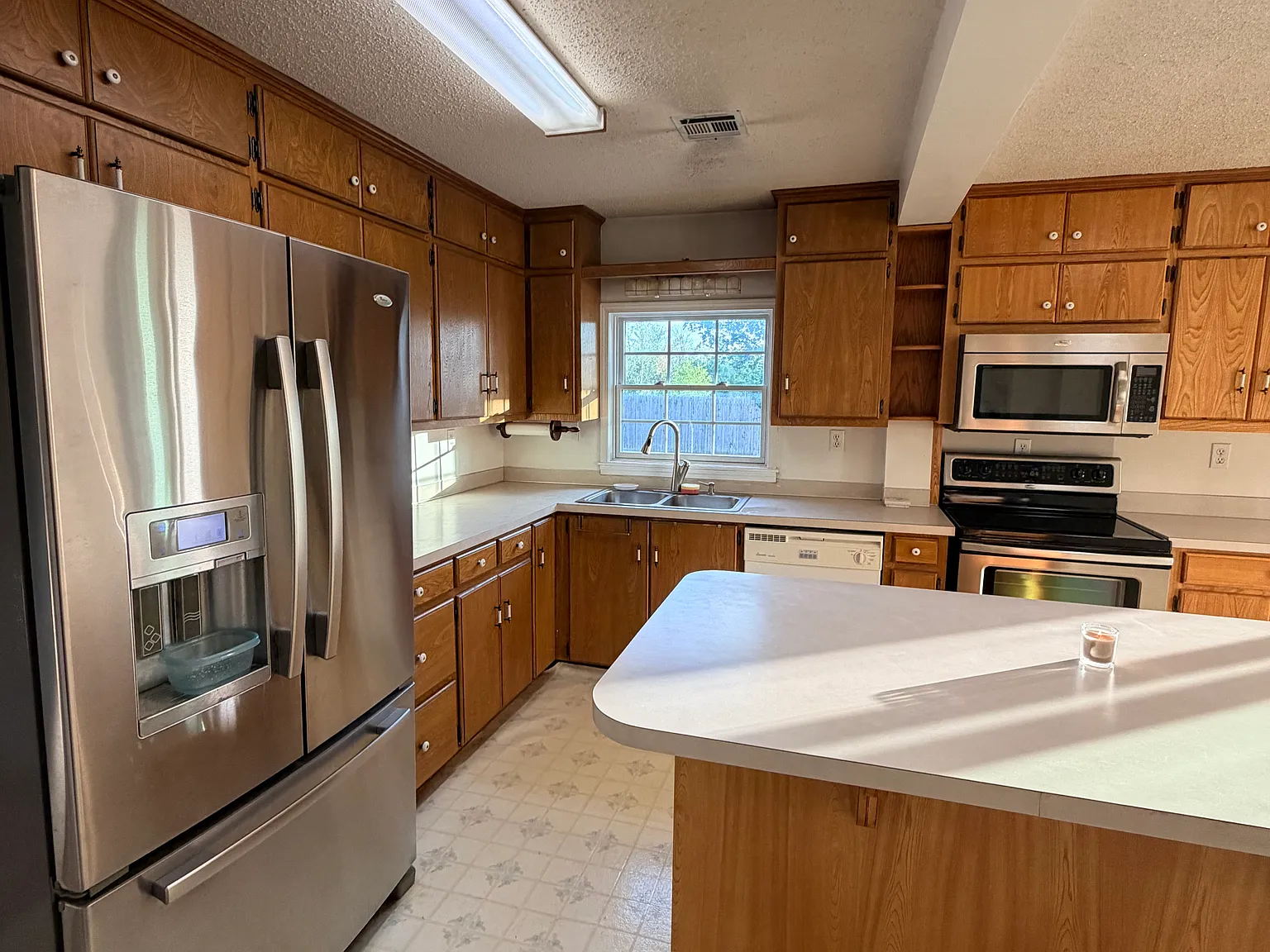 3 bed, 1.5 bath, 1866 sqft, $1,450 — Photo 4