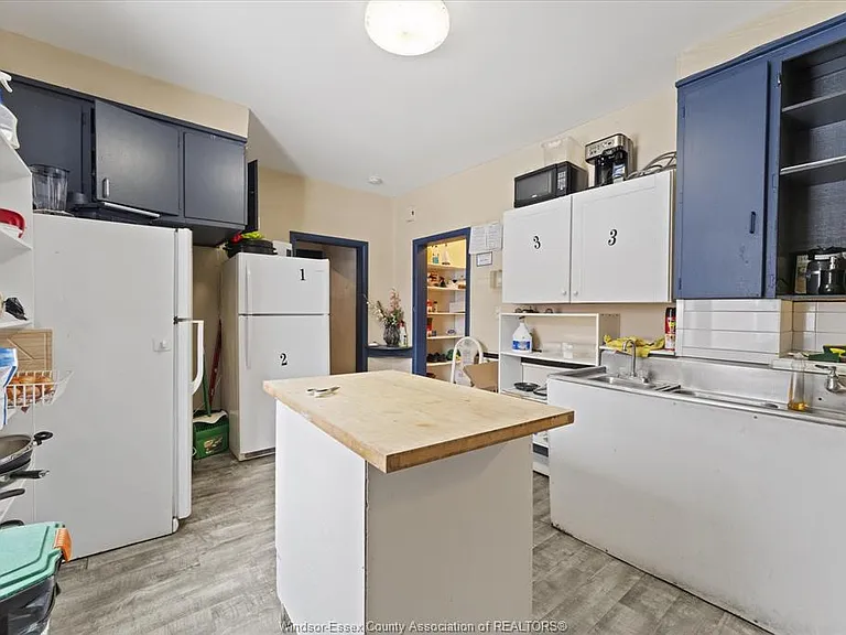 3060 Sandwich St #1 — Photo 7