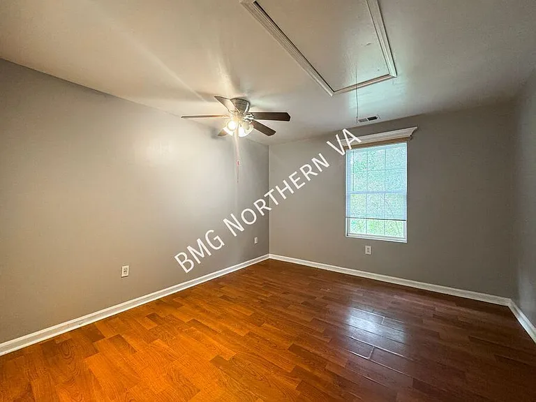158 Baker St — Photo 19