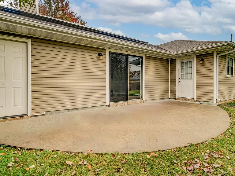 199 Lancashire Dr — Photo 23