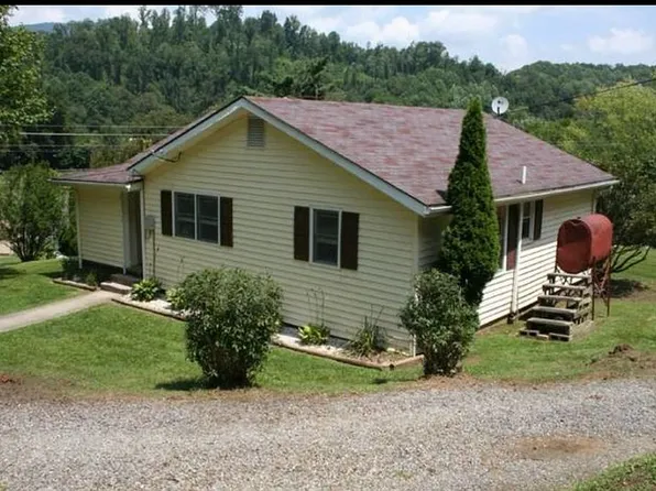 32 Ashridge Dr, Waynesville, NC 28786