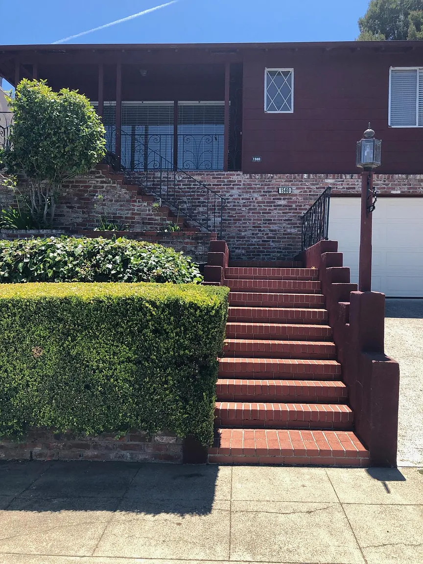 1560 5th Ave photo 1
