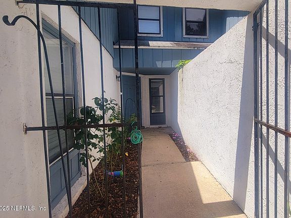 3rd image of 2968 SONGBIRD Drive