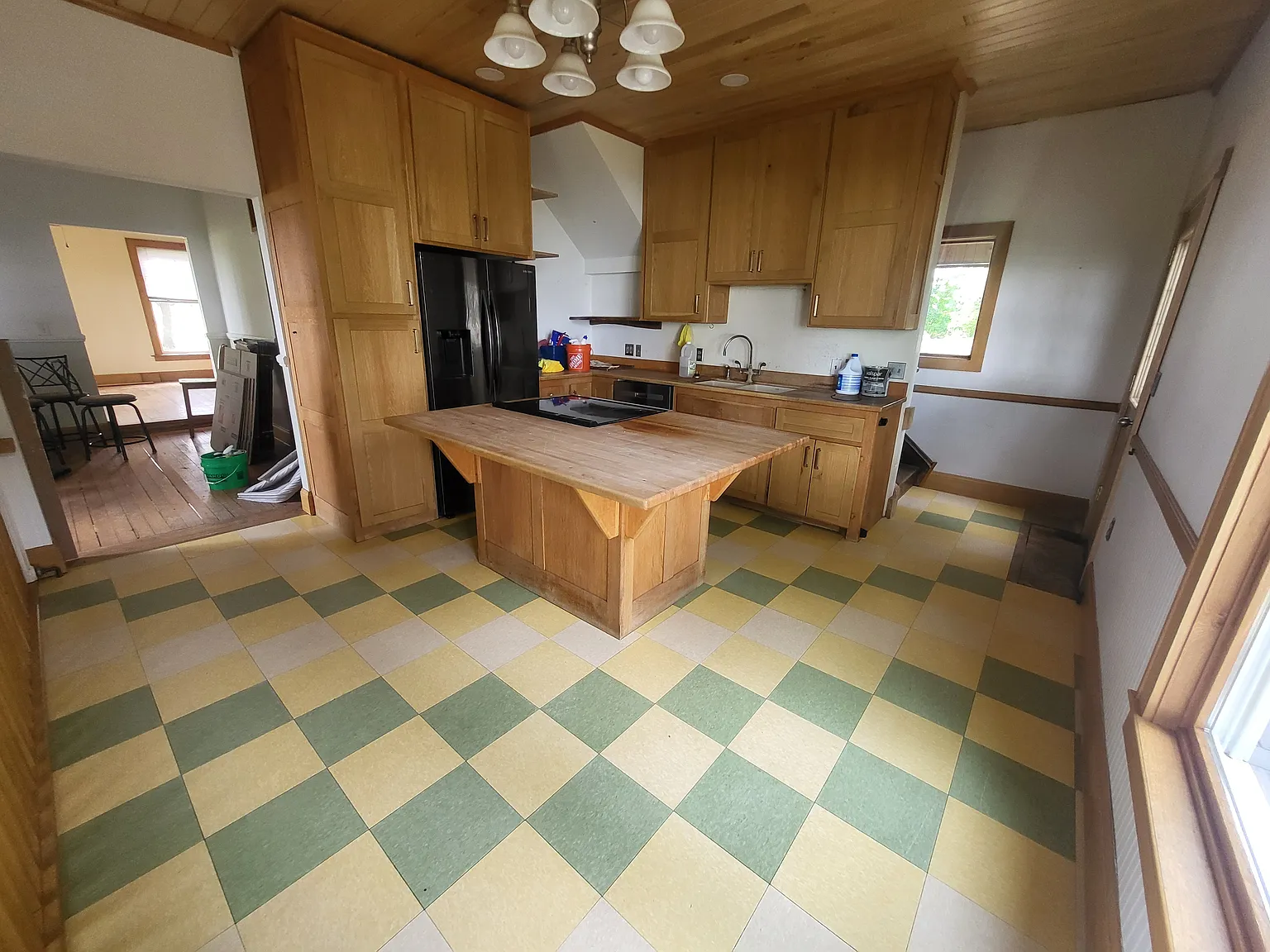 2467 Mitchell Ave NW — Photo 3