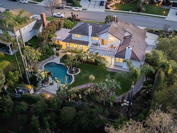 3rd image of 637 Bluegrass St