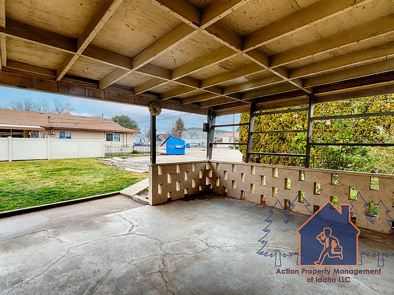 1013 W Willow Ave — Photo 23