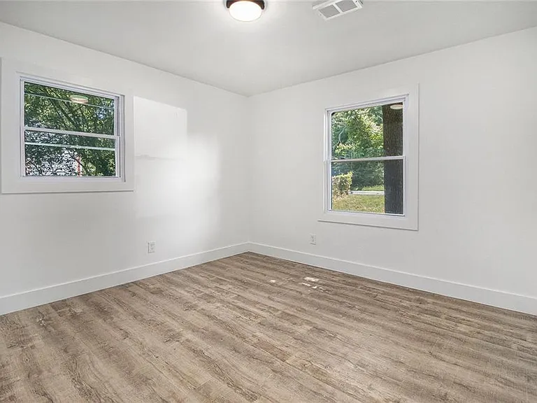 1317 Redford Dr SE — Photo 10