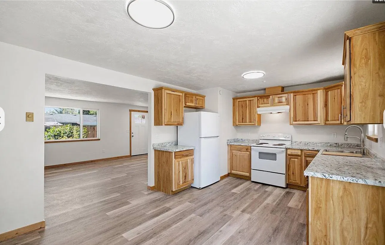 3 bed, 1121 sqft, $800 — Photo 4