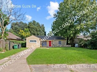 6107 Willow Glen Dr, Houston, TX 77033