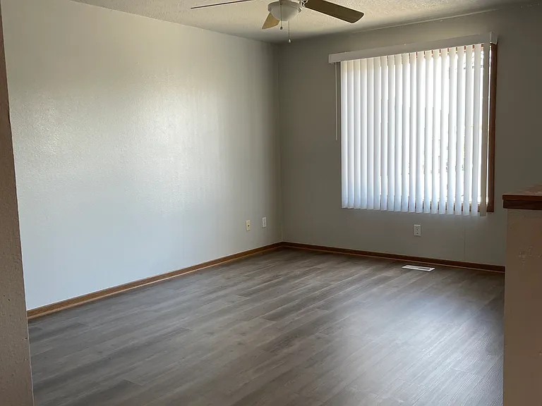 841 Dickinson Ave #4 — Photo 2