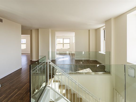 3rd image of 88 Clifton Pl APT 803